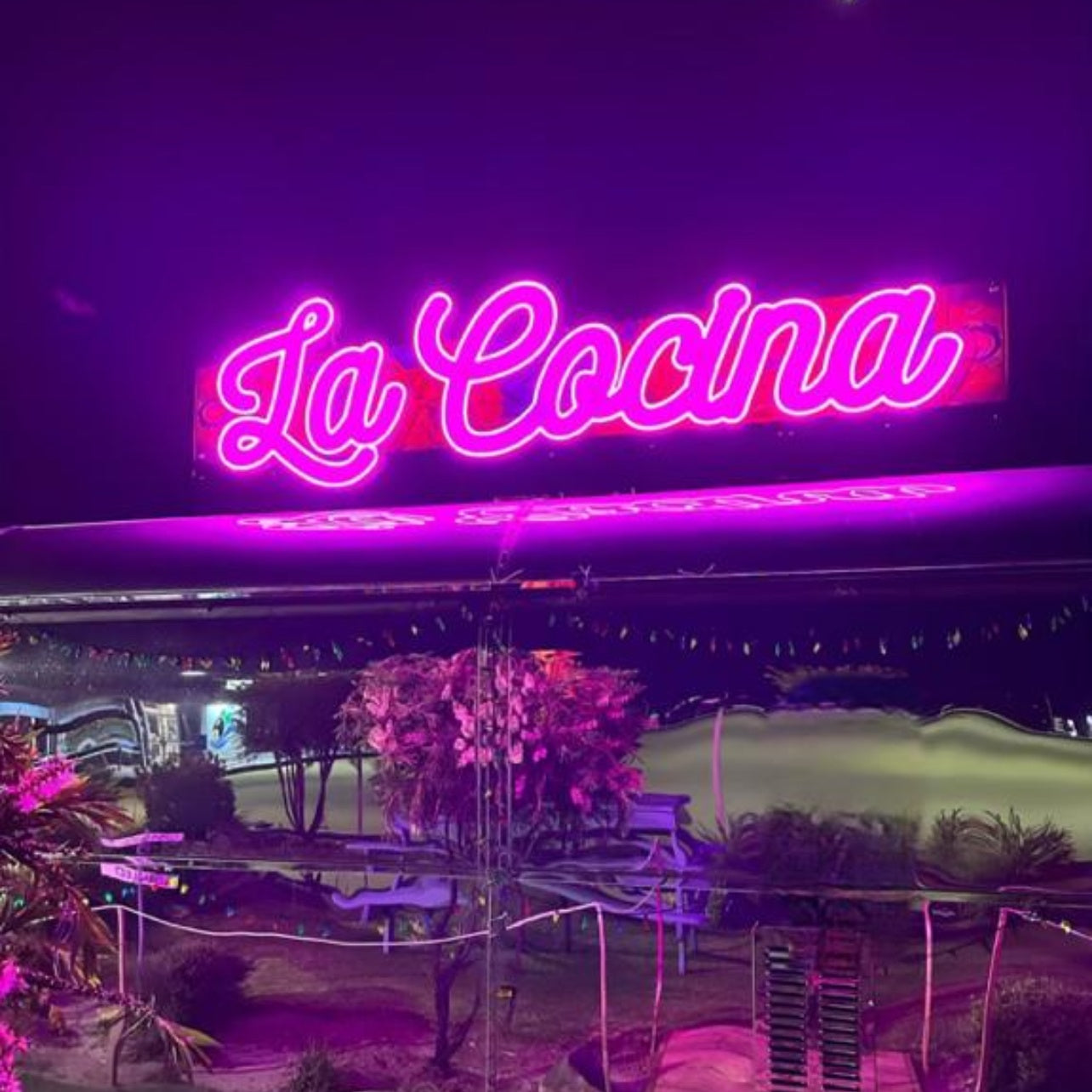 Custom Outdoor Neon Signs The Neon Factory custom-outdoor-neon-signs-the-neon-factory
